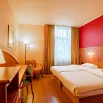 1, 2, Sleep Boardinghouse Zentrum