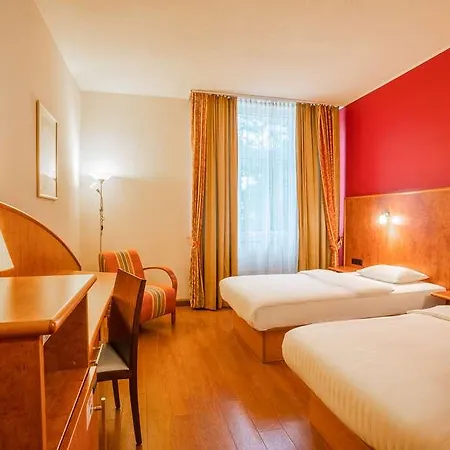 1, 2, Sleep Boardinghouse Zentrum 3*