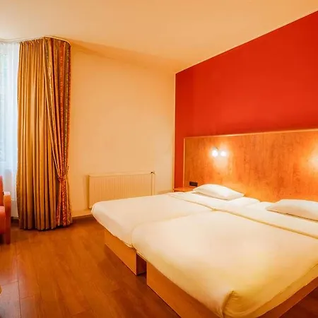 1, 2, Sleep Boardinghouse Zentrum Hotell 3*