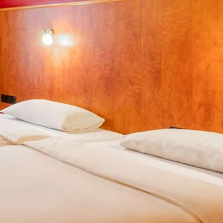 1, 2, Sleep Boardinghouse Zentrum Hotell