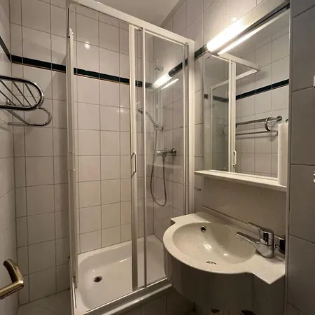 Hotell 1, 2, Sleep Boardinghouse Zentrum