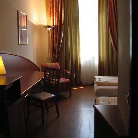 1, 2, Sleep Boardinghouse Zentrum Hotel 3*