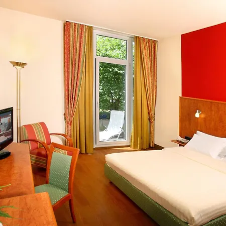 1, 2, Sleep Boardinghouse Zentrum Unterschleißheim