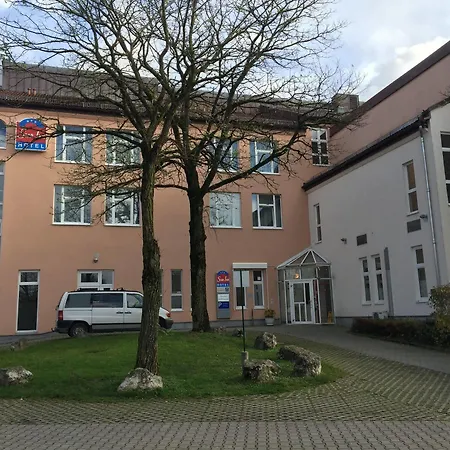 1, 2, Sleep Boardinghouse Zentrum Unterschleissheim