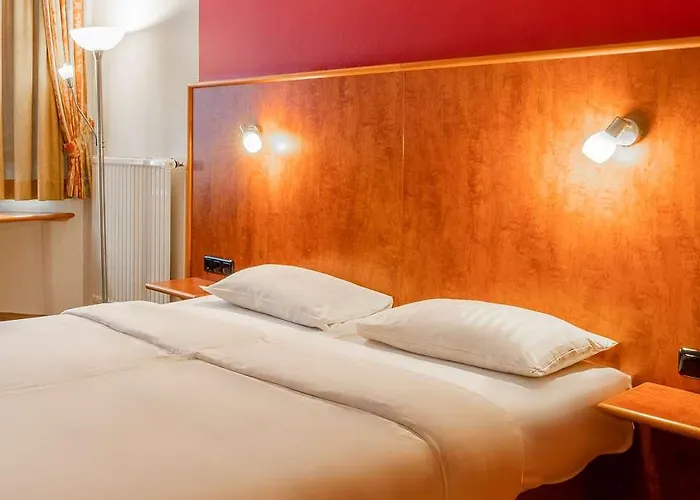 1, 2, Sleep Boardinghouse Zentrum 3* Unterschleißheim
