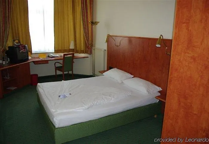 1, 2, Sleep Boardinghouse Zentrum 3*