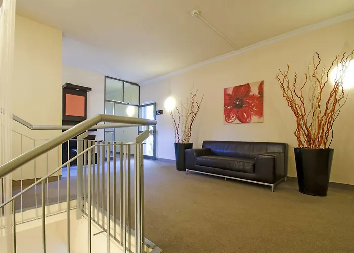 1, 2, Sleep Boardinghouse Zentrum 3* Unterschleißheim