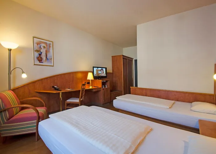 1, 2, Sleep Boardinghouse Zentrum 3*