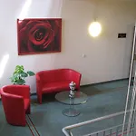 1, 2, Sleep Boardinghouse Zentrum Szálloda Unterschleißheim
