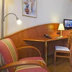 1, 2, Sleep Boardinghouse Zentrum 3*
