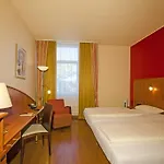 1, 2, Sleep Boardinghouse Zentrum Unterschleißheim
