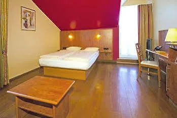 1, 2, Sleep Boardinghouse Zentrum