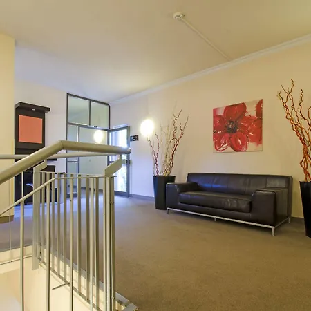 1, 2, Sleep Boardinghouse Zentrum 3* Unterschleißheim