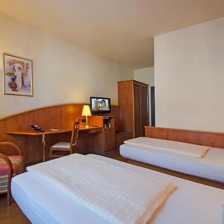 1, 2, Sleep Boardinghouse Zentrum 3*