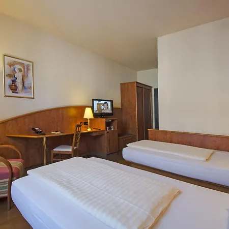 1, 2, Sleep Boardinghouse Zentrum 3*
